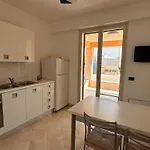 Orange بيت للعطل *